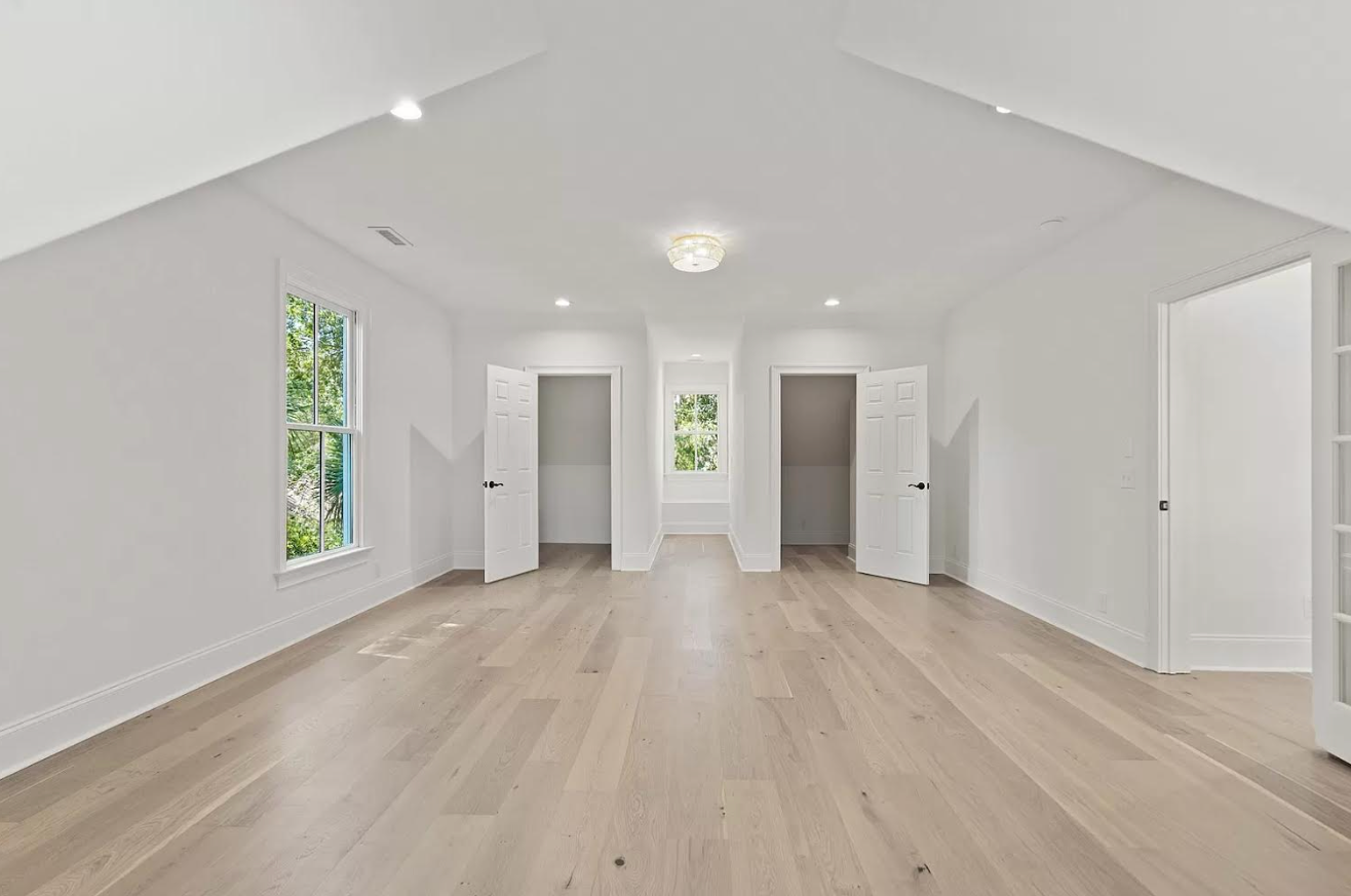 Atlanta White Oak Flooring - 10ft length x 8 inch wide x 3/4 thickness