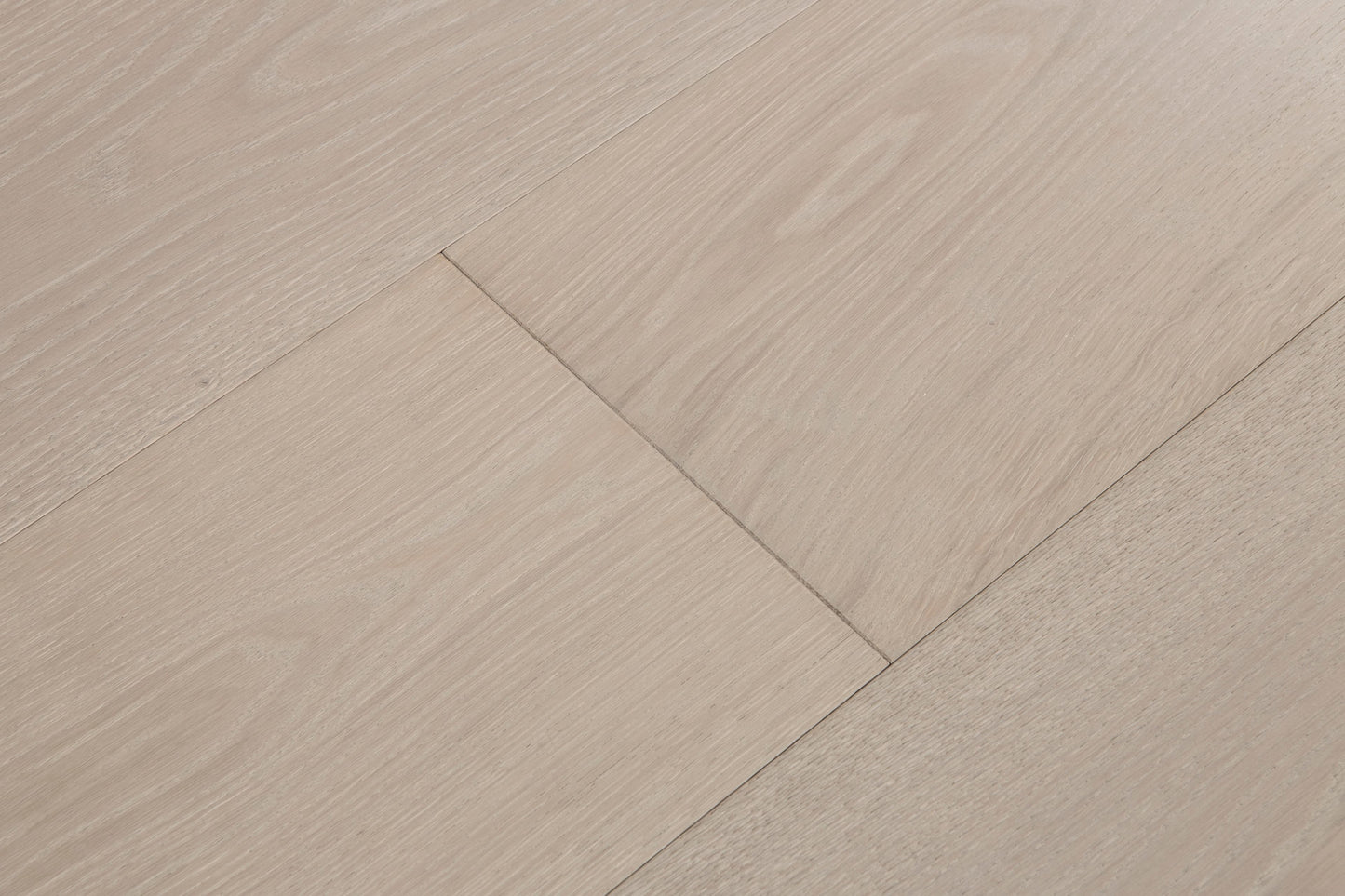 New World - European Oak - Engineered Flooring - 9.5 in.