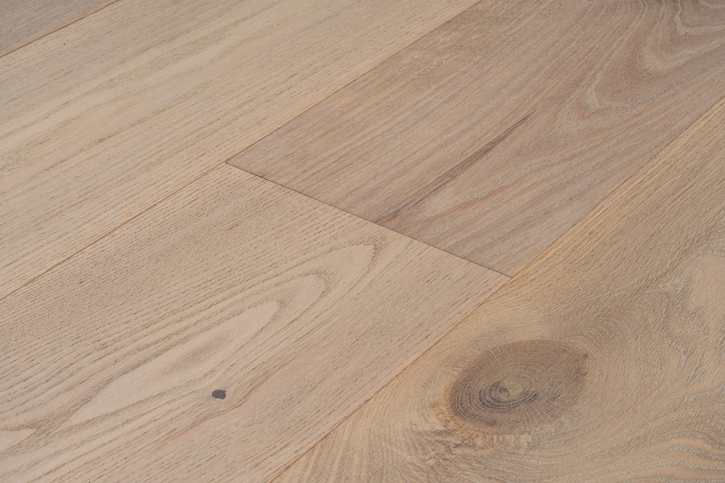 Classique - European Oak - Engineered Flooring - 9.45 in. wide plank