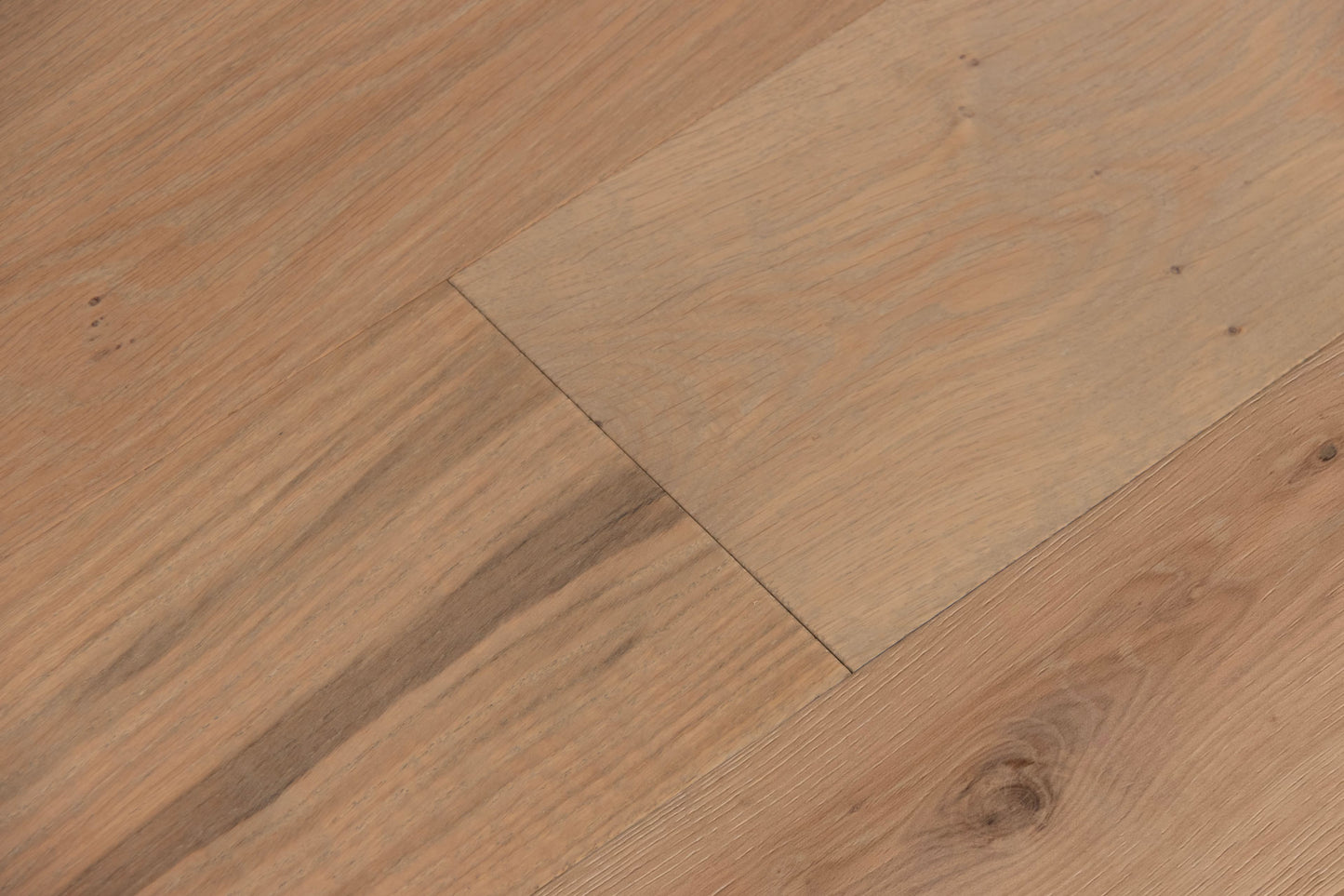 Semillon Surf - European White Oak - Engineered Flooring - 7.5 in.