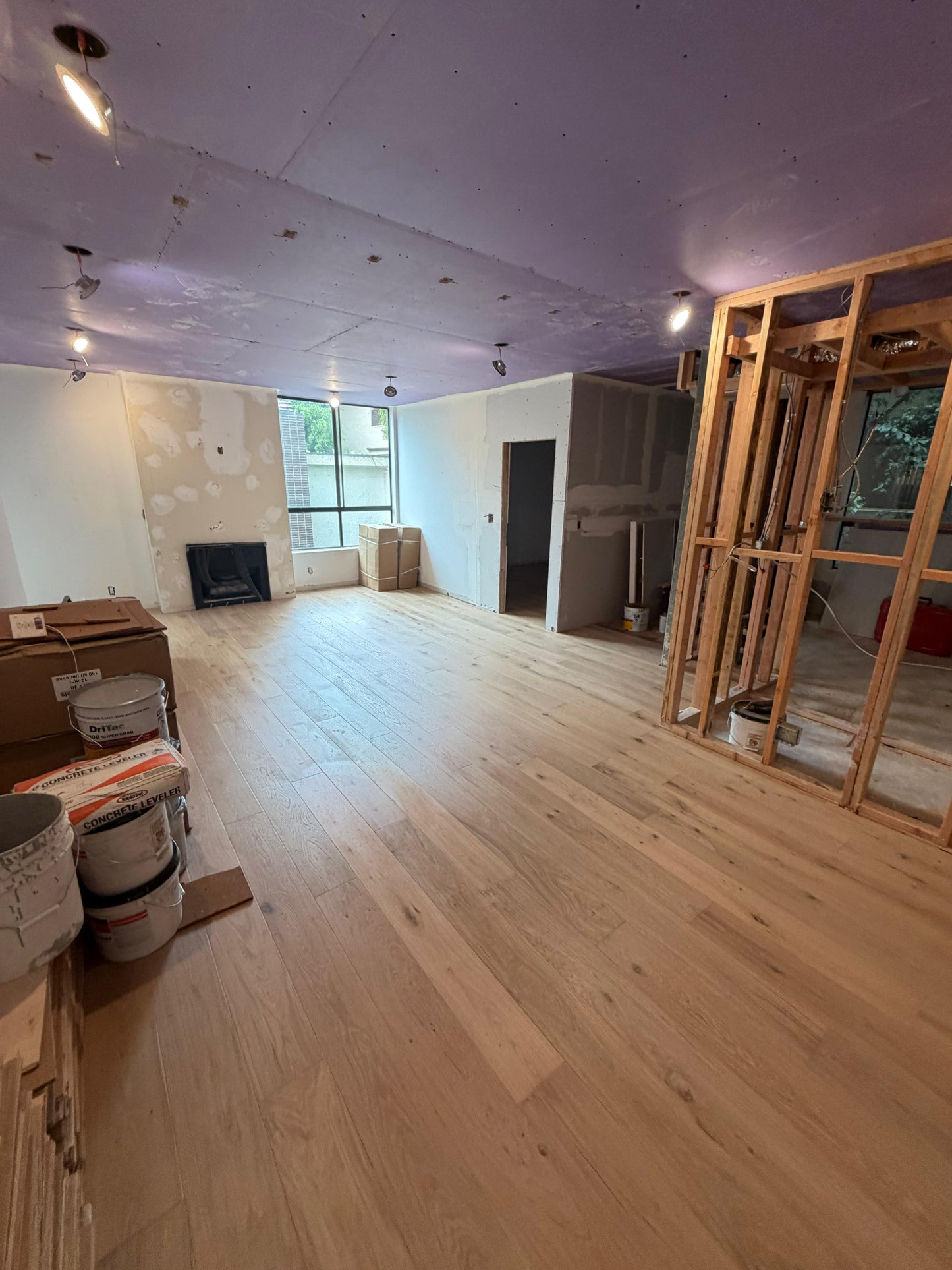Sonoma Salt Oak - Barrel - European White Oak - Engineered Flooring - 7.5 in.