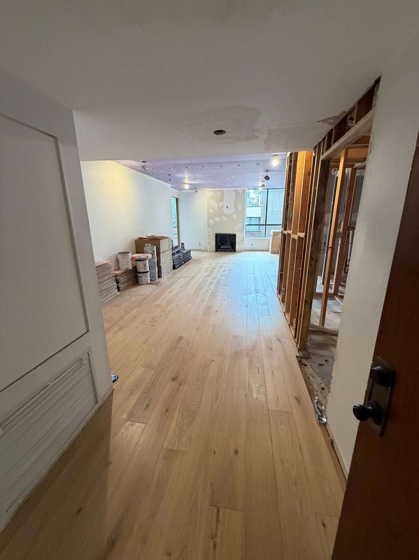 Sonoma Salt Oak - Barrel - European White Oak - Engineered Flooring - 7.5 in.