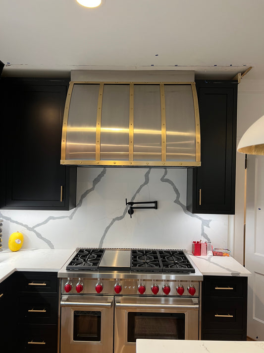 Scooped Range Hood with strapping - Metal