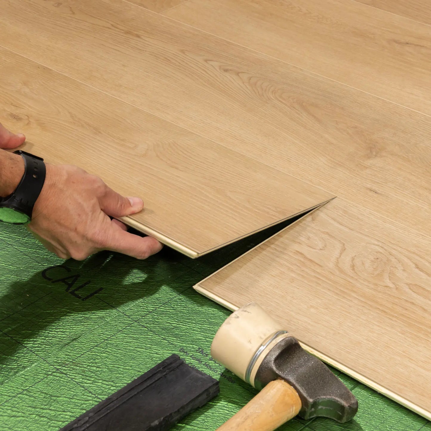 South Wind Oak - LVP - 9 in. x 60 in.